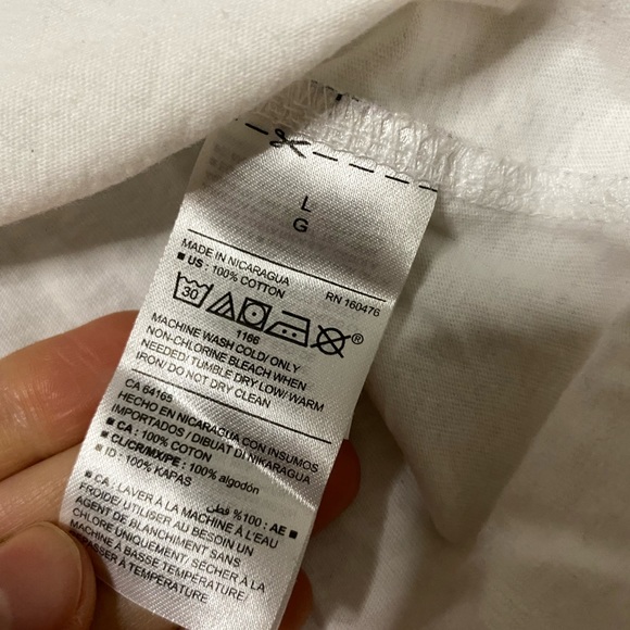 Old Navy Tim Burton’s Beetlejuice white t shirt (L) - Picture 4 of 7